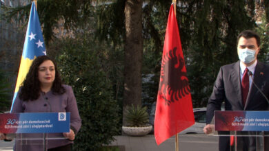 Basha, premtime Osmanit në Tiranë: Si nip Kosove që jam, do heq traun dhe do dënoj gjenocidin serb Basha, premtime Osmanit në Tiranë: Si nip Kosove që jam, do heq traun dhe do dënoj gjenocidin serb