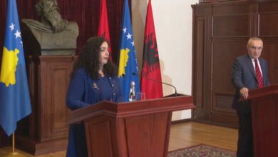 “Duam ndihmën e Shqipërisë”/ Osmani: Shkëmbimi i territoreve, aventurë e rrezikshme! Kuvendi shqiptar të miratojë rezolutën që dënon gjenocidin serb “Duam ndihmën e Shqipërisë”/ Osmani: Shkëmbimi i territoreve, aventurë e rrezikshme! Kuvendi shqiptar të miratojë rezolutën që dënon gjenocidin serb