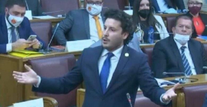 Abazoviq: E kam uruar Kosovën në përvjetorin e Pavarësisë, Gjeloshaj ka bërë propagandë Abazoviq: E kam uruar Kosovën në përvjetorin e Pavarësisë, Gjeloshaj ka bërë propagandë