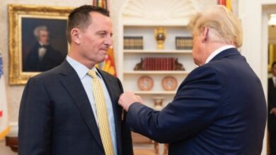 Trump i jep medalje Grenell për marrëveshjen Kosovë-Serbi Trump i jep medalje Grenell për marrëveshjen Kosovë-Serbi