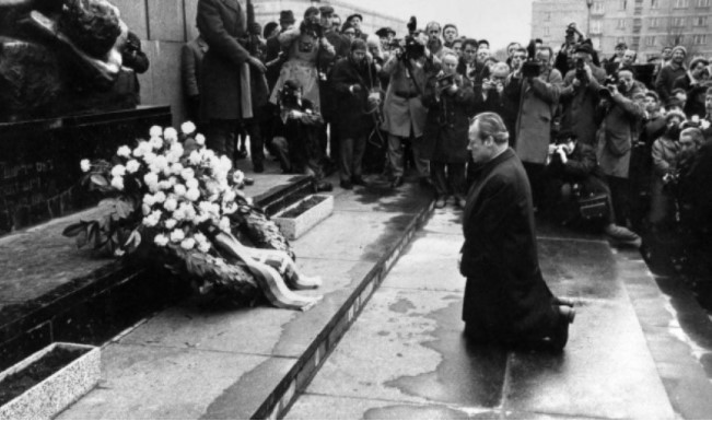 Kurti thirrje Evropës të dënojë Serbinë për gjenocidin e kryer në Kosovë Kurti thirrje Evropës të dënojë Serbinë për gjenocidin e kryer në Kosovë