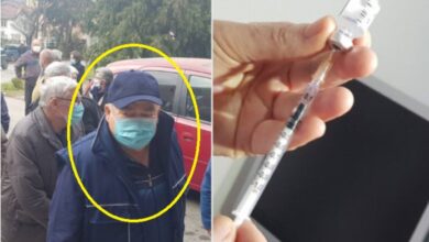 Muharremi – personi i parë që merr vaksinën anti-Covid në Kosovë, thur lavde për Vuçiqin Muharremi – personi i parë që merr vaksinën anti-Covid në Kosovë, thur lavde për Vuçiqin