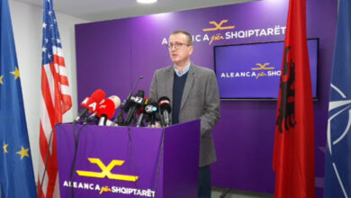 Taravari: Zaev e Osmani me sukses po zbatojnë politikat e jashtme pro ruse Taravari: Zaev e Osmani me sukses po zbatojnë politikat e jashtme pro ruse