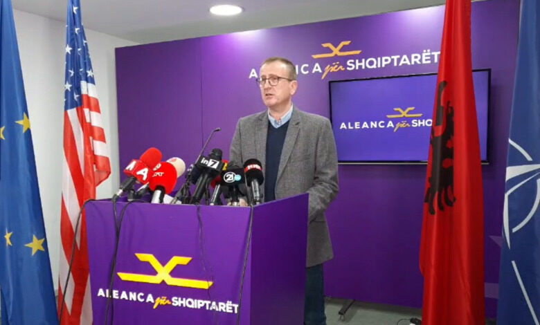 Taravari: Zaev e Osmani me sukses po zbatojnë politikat e jashtme pro ruse Taravari: Zaev e Osmani me sukses po zbatojnë politikat e jashtme pro ruse