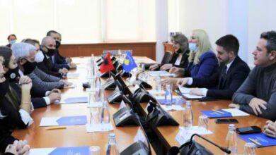Kosova i kërkon Shqipërisë të miratojë rezolutën ku dënohet gjenocidi i Serbisë ndaj shqiptarëve Kosova i kërkon Shqipërisë të miratojë rezolutën ku dënohet gjenocidi i Serbisë ndaj shqiptarëve