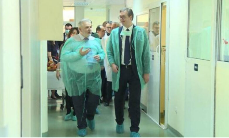 Epidemiologu serb për vaksinat në Kosovë: Skandal kontrabandimi, këto veprime s’mund t’i bëjë një shtet serioz
