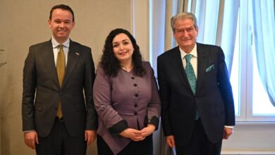 Provokon këshilltari i Vjosa Osmanit: Ajo dhe Sali Berisha janë dy njerëzit më të besueshëm në Shqipëri e Kosovë