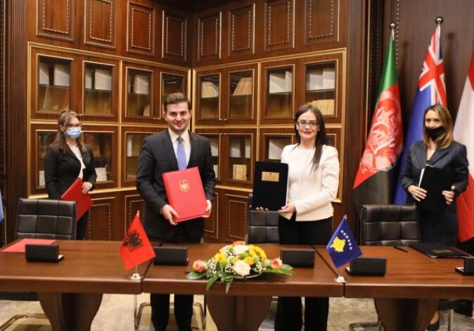 Fantastike, Kosova e Shqipëria lidhin marrëveshje për ngritjen e fondit për të mbështetur shqiptarët në Mal të Zi Fantastike, Kosova e Shqipëria lidhin marrëveshje për ngritjen e fondit për të mbështetur shqiptarët në Mal të Zi
