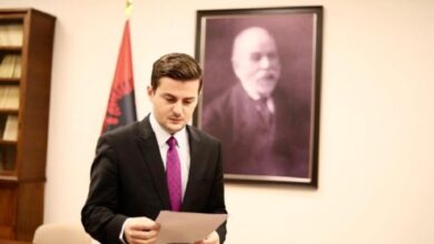 “Cakaj, i pari ministër i Jashtëm që i ka tokëzuar tentakulat…” “Cakaj, i pari ministër i Jashtëm që i ka tokëzuar tentakulat…”