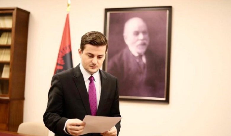 “Cakaj, i pari ministër i Jashtëm që i ka tokëzuar tentakulat…”