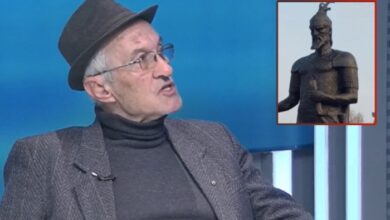 Debati për skulpturën e Skënderbeut, Agim Doçi: Kur e pashë thashë është me Covid, duket sikur i ka rënë veremi… Debati për skulpturën e Skënderbeut, Agim Doçi: Kur e pashë thashë është me Covid, duket sikur i ka rënë veremi…