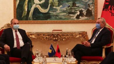 Ruçi takon Enver Hoxhajn: Nuk duhet të lejojmë që njolloset imazhi i Kosovës Ruçi takon Enver Hoxhajn: Nuk duhet të lejojmë që njolloset imazhi i Kosovës