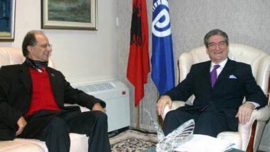 Berisha bën deklaratën e fortë: Ja si donin mua dhe Rugovën të na ekzekutonin në Tiranë Berisha bën deklaratën e fortë: Ja si donin mua dhe Rugovën të na ekzekutonin në Tiranë