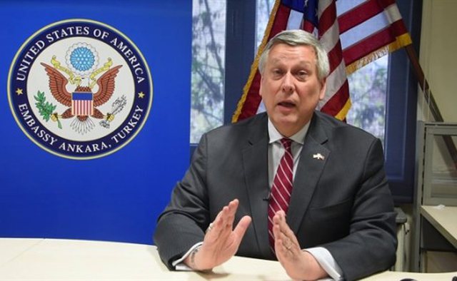 Ambasadori Kosnett: ShBA-ja luajti rol në prishjen e koalicionit LDK-Vetëvendosje Ambasadori Kosnett: ShBA-ja luajti rol në prishjen e koalicionit LDK-Vetëvendosje