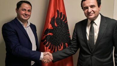 Kurti fillon me “rekrutimet”: Një asamblist nga LDK, anëtari më i ri i Vetëvendosjes Kurti fillon me “rekrutimet”: Një asamblist nga LDK, anëtari më i ri i Vetëvendosjes