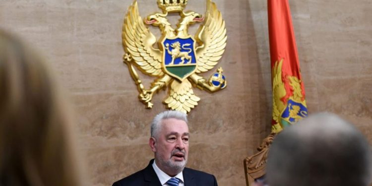 Kosova me fusnotë/ Qeveria e Malit të Zi sqaron gafën: Gabim teknik! Kosova me fusnotë/ Qeveria e Malit të Zi sqaron gafën: Gabim teknik!