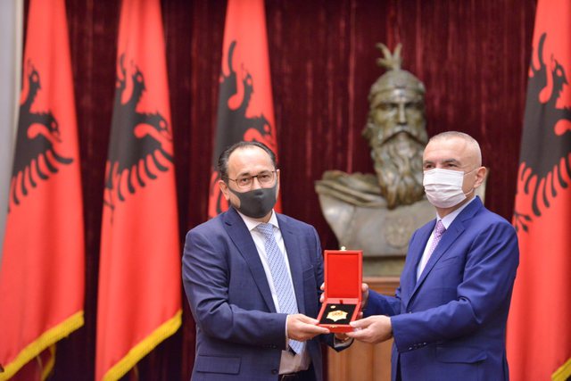 Meta akuzon Serbinë: Me lojëra synon të shpopullojë Medvegjën nga shqiptarët Meta akuzon Serbinë: Me lojëra synon të shpopullojë Medvegjën nga shqiptarët