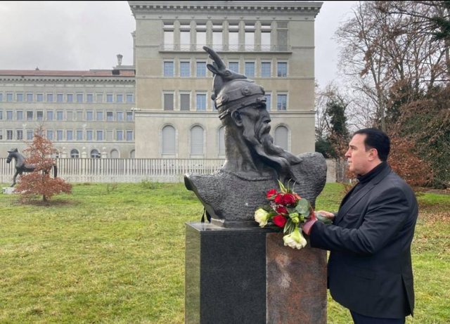 Media e Kremlinit thërret “provokacja”: Shqiptarët po financojnë monument të Skënderbeut në Nish Media e Kremlinit thërret “provokacja”: Shqiptarët po financojnë monument të Skënderbeut në Nish