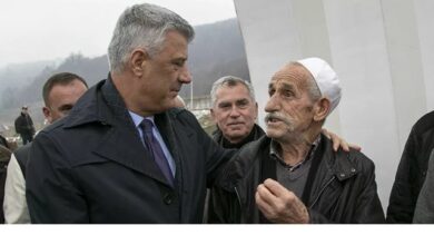 Mediat serbe përforcojnë debatin në Prishtinë për të paguar avokatin e Thaçit në Kosovë Mediat serbe përforcojnë debatin në Prishtinë për të paguar avokatin e Thaçit në Kosovë