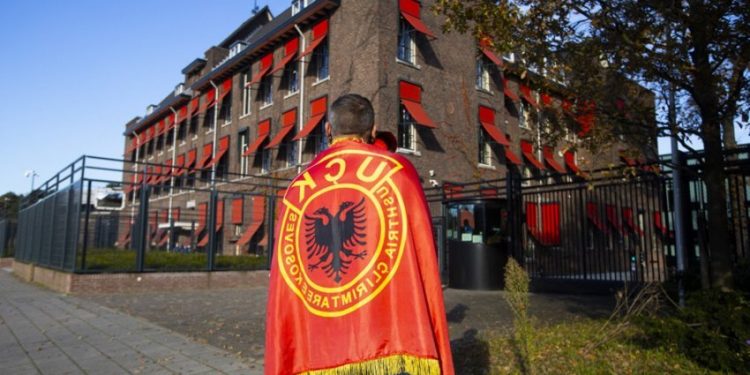Dy drejtuesit e UÇK-së, Gucati e Haradinaj para vendimit të Gjykatës Speciales: Ja se me çfarë akuzash do përballen në 18 Maj? Dy drejtuesit e UÇK-së, Gucati e Haradinaj para vendimit të Gjykatës Speciales: Ja se me çfarë akuzash do përballen në 18 Maj?