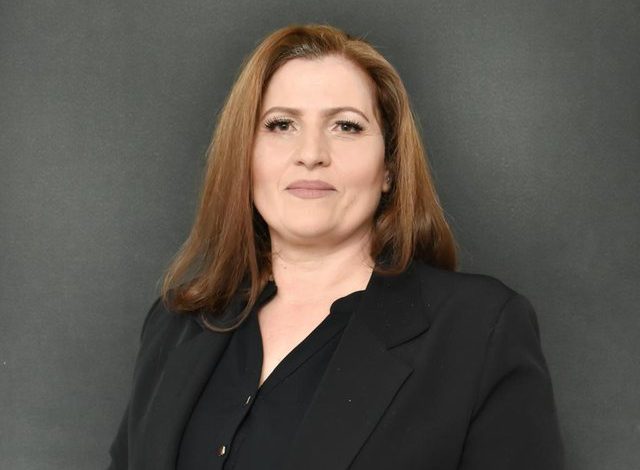 Nga Shqipëria në parlamentin e Kosovës/ Kush është Raimonda Krasniqi kandidate për deputete e PDK Nga Shqipëria në parlamentin e Kosovës/ Kush është Raimonda Krasniqi kandidate për deputete e PDK