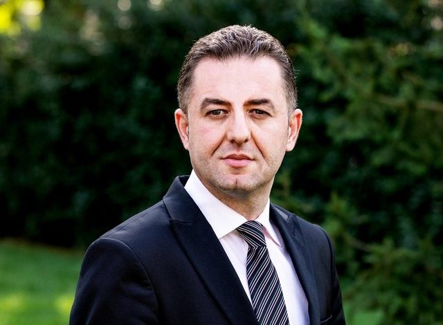 Merrni shembull nga Kosova, boll e masakruat arsimin në Shqipëri! Merrni shembull nga Kosova, boll e masakruat arsimin në Shqipëri!