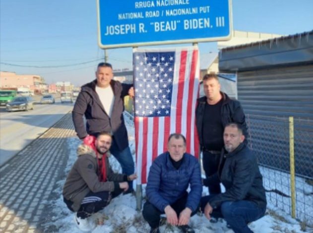 Në Kosovë festojnë për inaugurimin e Joe Biden president Në Kosovë festojnë për inaugurimin e Joe Biden president
