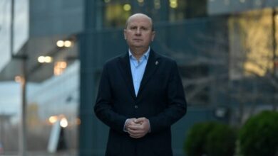 Mlagjan Gjorgjeviç: Vuçiq ka dorëzuar të gjitha atributet shtetërore Kosovës dhe do karrige për Kosovën në OKB Mlagjan Gjorgjeviç: Vuçiq ka dorëzuar të gjitha atributet shtetërore Kosovës dhe do karrige për Kosovën në OKB