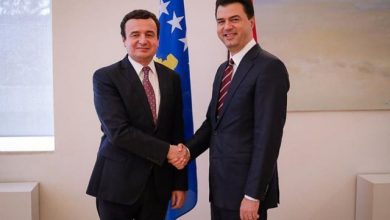 Kritikat që i bën Ramës/ Basha uron Kurtin dhe Osmanin: Zgjedhje model në Kosovë Kritikat që i bën Ramës/ Basha uron Kurtin dhe Osmanin: Zgjedhje model në Kosovë