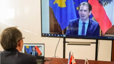 Kurz në bisedën me Hotin: Shpërndarja e vaksinave do të bëhet në të njëjtën kohë për gjithë Ballkanin Perëndimor Kurz në bisedën me Hotin: Shpërndarja e vaksinave do të bëhet në të njëjtën kohë për gjithë Ballkanin Perëndimor