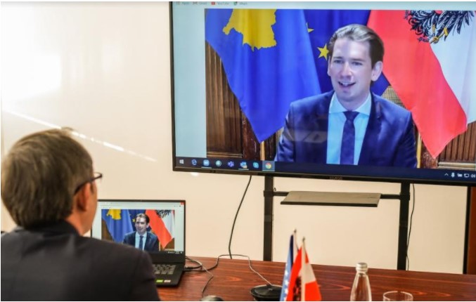Kurz në bisedën me Hotin: Shpërndarja e vaksinave do të bëhet në të njëjtën kohë për gjithë Ballkanin Perëndimor Kurz në bisedën me Hotin: Shpërndarja e vaksinave do të bëhet në të njëjtën kohë për gjithë Ballkanin Perëndimor