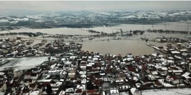 Gjendje alarmante në Vushtrri: 500 shtëpi të përmbytura nga vërshimet, kafshë të ngordhura e rrugë të pakalueshme