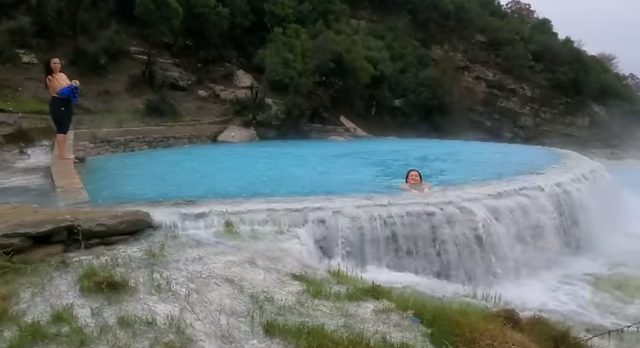 FOTOT: Turizmi dimëror në Jug, ujërat termale të Bënjës shndërrohen në një qendër turistike natyrore FOTOT: Turizmi dimëror në Jug, ujërat termale të Bënjës shndërrohen në një qendër turistike natyrore