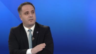 Selmanaj: Kurti na prishi edhe me Shqipërinë, mos të flas më shumë