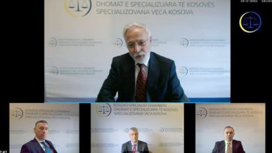 Krasniqi reagon ndaj prokurorit Smith: Në emër të Kosovës flasim ne, jo ata që dënojnë luftën e kombit tim Krasniqi reagon ndaj prokurorit Smith: Në emër të Kosovës flasim ne, jo ata që dënojnë luftën e kombit tim