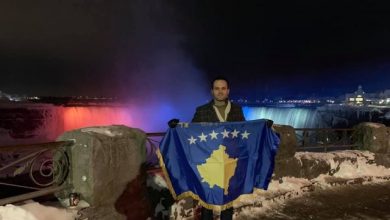 13-vjetori i Pavarësisë, ujëvara e Niagarës merr ngjyrat e flamurit të Kosovës (FOTO) 13-vjetori i Pavarësisë, ujëvara e Niagarës merr ngjyrat e flamurit të Kosovës (FOTO)