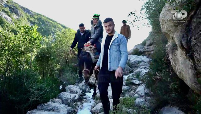 Bukuritë e panjohura në Nikël të Krujës, nga Urat e Periudhës Osmane tek fshatrat (VIDEO) Bukuritë e panjohura në Nikël të Krujës, nga Urat e Periudhës Osmane tek fshatrat (VIDEO)