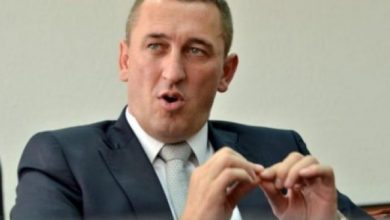 “Ka plagë në kokë”- Sulmohet djali i politikanit serb në Kosovë “Ka plagë në kokë”- Sulmohet djali i politikanit serb në Kosovë