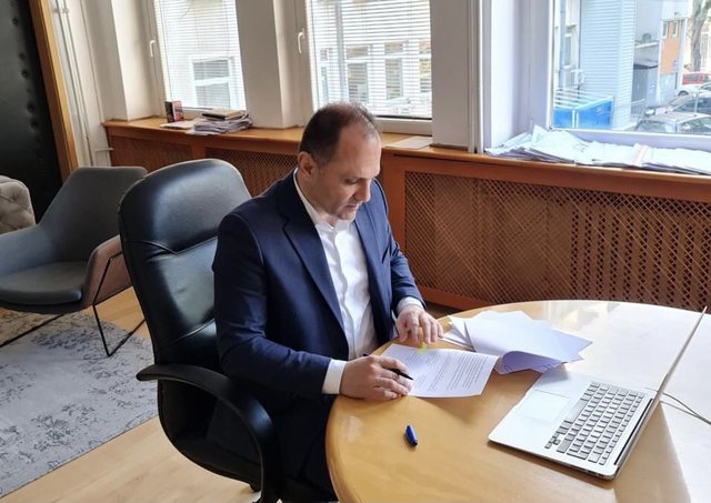 Edhe Maqedonia e Veriut ‘sheh’ nga Kina, firmos marrëveshjen për 200 mijë vaksina Edhe Maqedonia e Veriut ‘sheh’ nga Kina, firmos marrëveshjen për 200 mijë vaksina