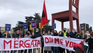 Diaspora e revoltuar me KQZ: Organizon protestë në Gjenevë me moton ‘Du me votu’ Diaspora e revoltuar me KQZ: Organizon protestë në Gjenevë me moton ‘Du me votu’