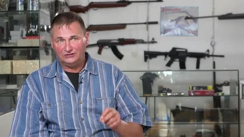 Shërbeu si snajperist në luftën e Kosovës Michael Spath, me fjalë prekëse në 13 vjetorin e pavarësisë Shërbeu si snajperist në luftën e Kosovës Michael Spath, me fjalë prekëse në 13 vjetorin e pavarësisë
