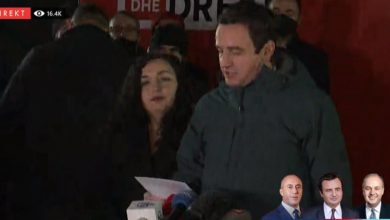 Shpallin fitoren! Albin Kurti: Fillojmë punën për ndërtimin e vendit. Vjosa Osmani: Nder të punojmë me kryeministër Kurtin Shpallin fitoren! Albin Kurti: Fillojmë punën për ndërtimin e vendit. Vjosa Osmani: Nder të punojmë me kryeministër Kurtin