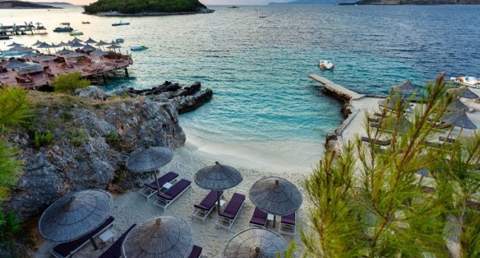 Faqja e njohur: Ksamili ose Maldivet e Shqipërisë së Jugut Faqja e njohur: Ksamili ose Maldivet e Shqipërisë së Jugut