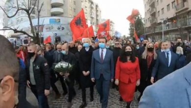 Kosovë/ Brezi i ri shmang gardën e vjetër të liderëve politikë Kosovë/ Brezi i ri shmang gardën e vjetër të liderëve politikë