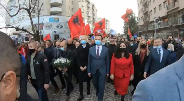 Kosovë/ Brezi i ri shmang gardën e vjetër të liderëve politikë Kosovë/ Brezi i ri shmang gardën e vjetër të liderëve politikë