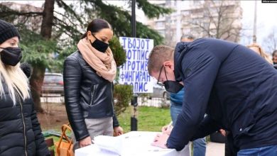 Në Maqedoni ende po përdoren tekstet shkollore që fyejnë shqiptarët Në Maqedoni ende po përdoren tekstet shkollore që fyejnë shqiptarët