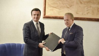 Pacolli letër Kurtit: Politika juaj është e gabuar dhe çon në izolim Pacolli letër Kurtit: Politika juaj është e gabuar dhe çon në izolim