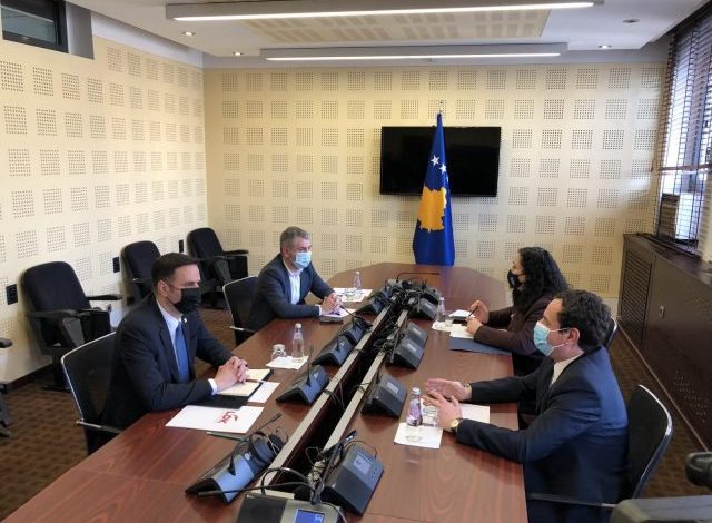 Vjosa Osmani presidente? Kurti në tryezë me LDK-në, nis negociatat për të bindur partitë Vjosa Osmani presidente? Kurti në tryezë me LDK-në, nis negociatat për të bindur partitë