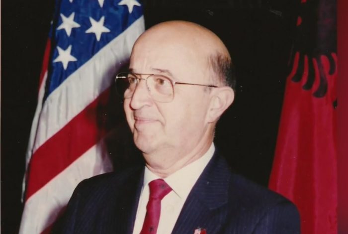 30 vjet nga rivendosja e marrëdhënieve diplomatike SHBA-Shqipëri, ambasadori i PARË në Tiranë mesazh urimi: Vazhdoj të jem i bindur se Shqipëria…