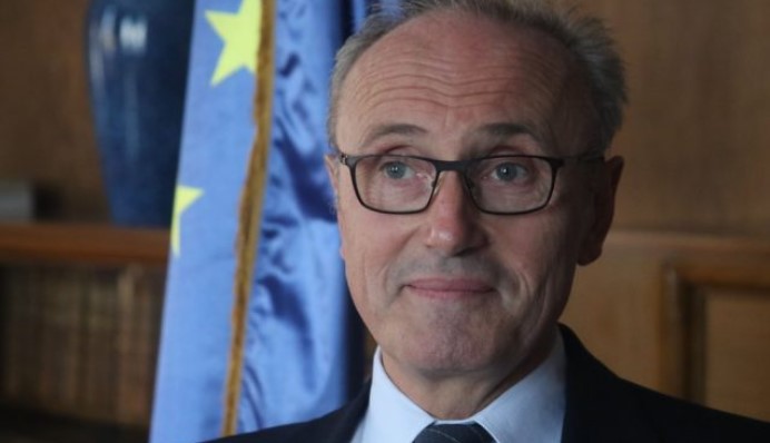 Ambasadori francez në Beograd: Kosova nuk e meriton liberalizimin e vizave Ambasadori francez në Beograd: Kosova nuk e meriton liberalizimin e vizave